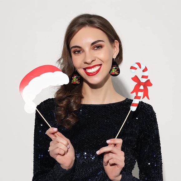 BELIEVE Earrings Grinch Christmas - Picture 8 of 14